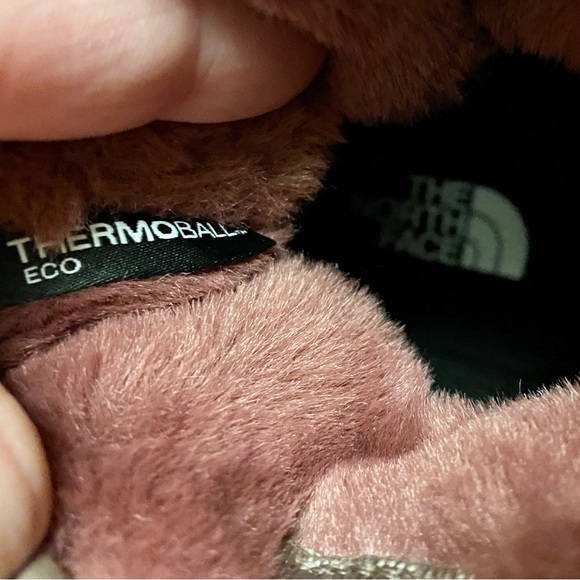 The North Face Women’s Thermoball Lace Up Waterproof Boots - Picture 10 of 10